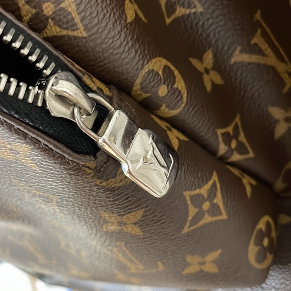 Louis Vuitton backpack monogram great condition - Picture 9 of 14